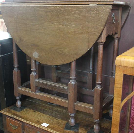 Oak oval gateleg table